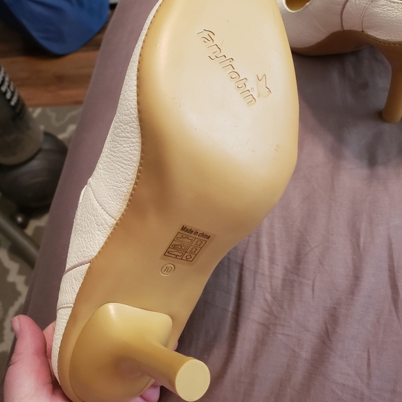 Womens Shoes - Closed Toe Pump - Picture 5 of 6